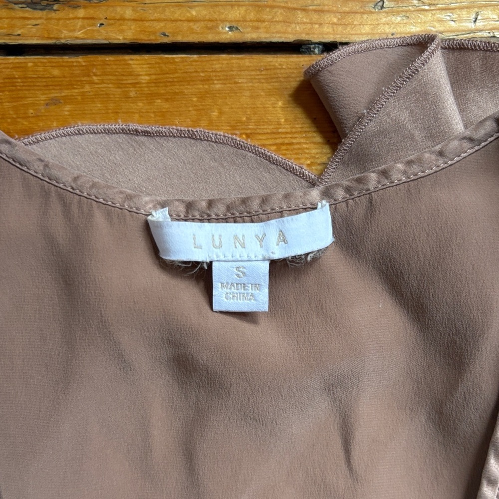 Lunya Washable Silk Tulip Back Set - Picture 2 of 2